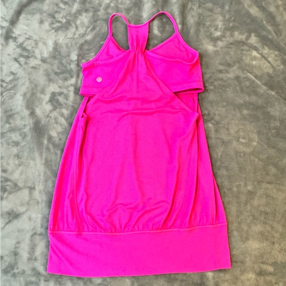 Lululemon No Limits Tank
Paris Perfection - Picture 3 of 7